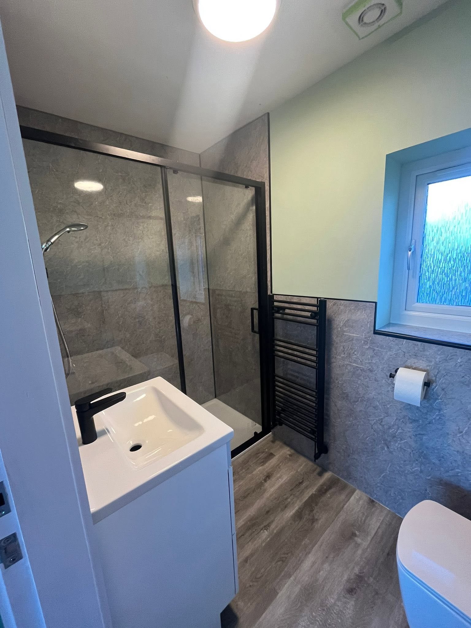 Modern bathroom remodeling and tiling